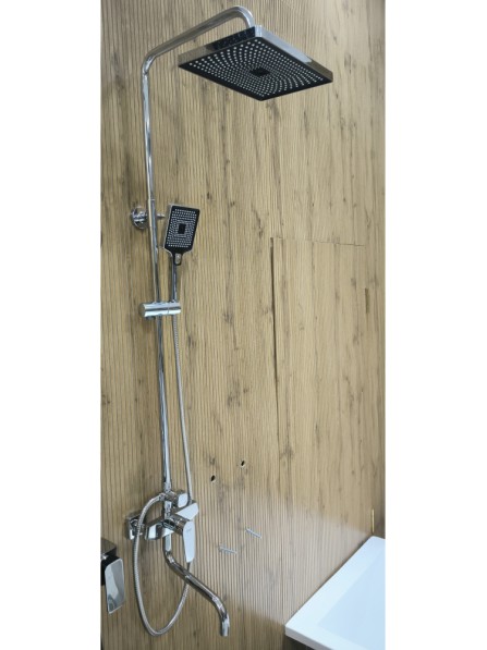 Душевая стойка Debora B23